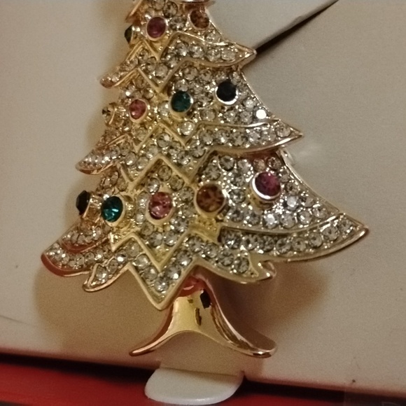 Christmas tree by Monet Brooch - Picture 3 of 5
